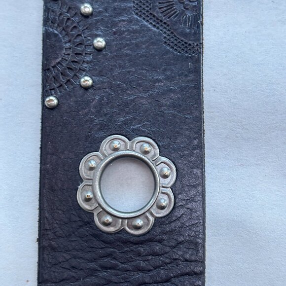 Espresso + Silver Riveted Floral Fossil Belt - Picture 6 of 15